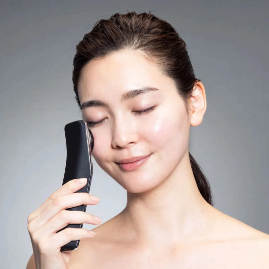 Brighte ELEKI LIFT 美顔器 本体GEL+MASK+COTTON Brighte Eleki Lift | Japan Trend Shop